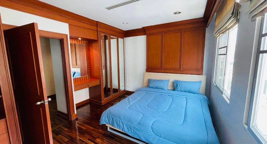 ให้เช่า 4 ห้องนอน ทาวน์เฮ้าส์ ใน วัฒนา, กรุงเทพฯ
