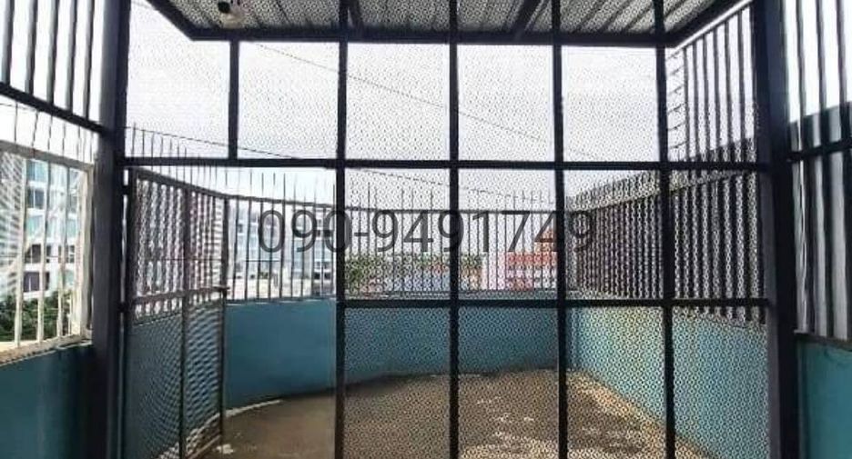 For rent 3 bedrooms retail Space in Bang Khen, Bangkok