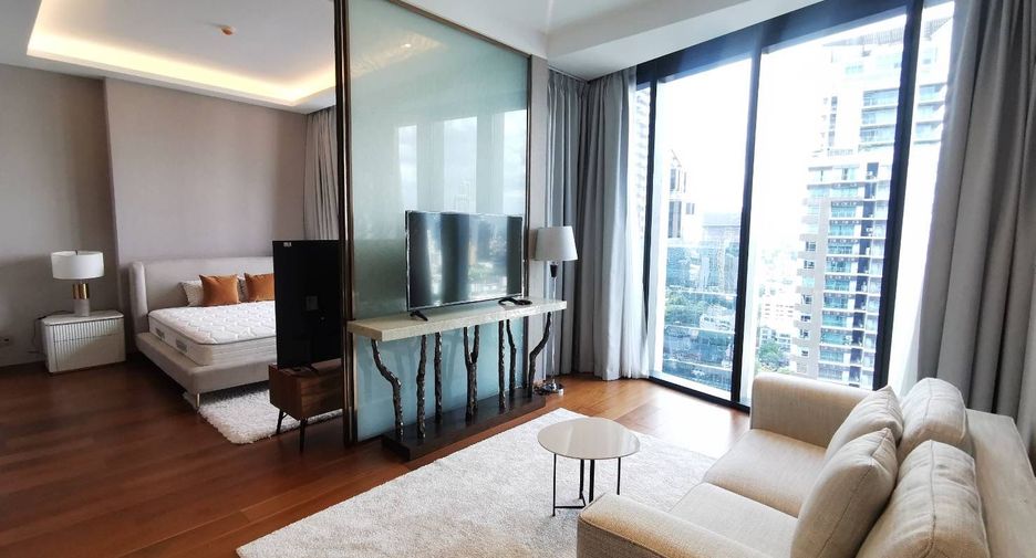 Condo en alquiler y en venta de 3 habitaciones en Khlong Toei, Bangkok