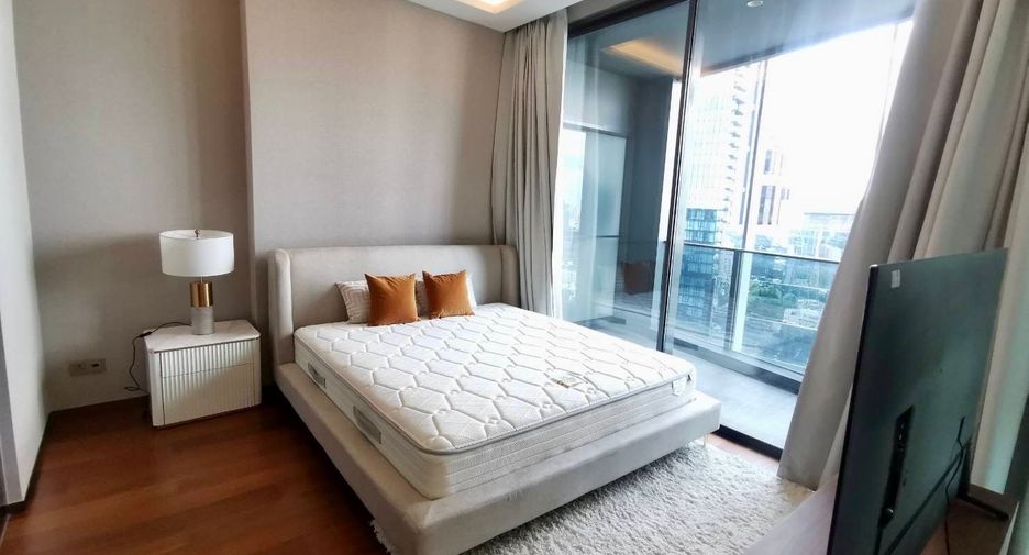 Condo en alquiler y en venta de 3 habitaciones en Khlong Toei, Bangkok
