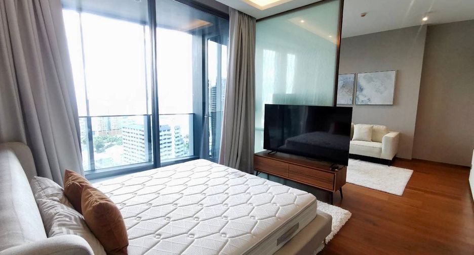 Condo en alquiler y en venta de 3 habitaciones en Khlong Toei, Bangkok