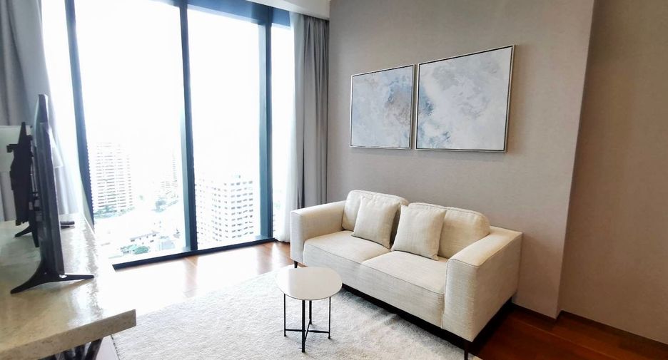Condo en alquiler y en venta de 3 habitaciones en Khlong Toei, Bangkok
