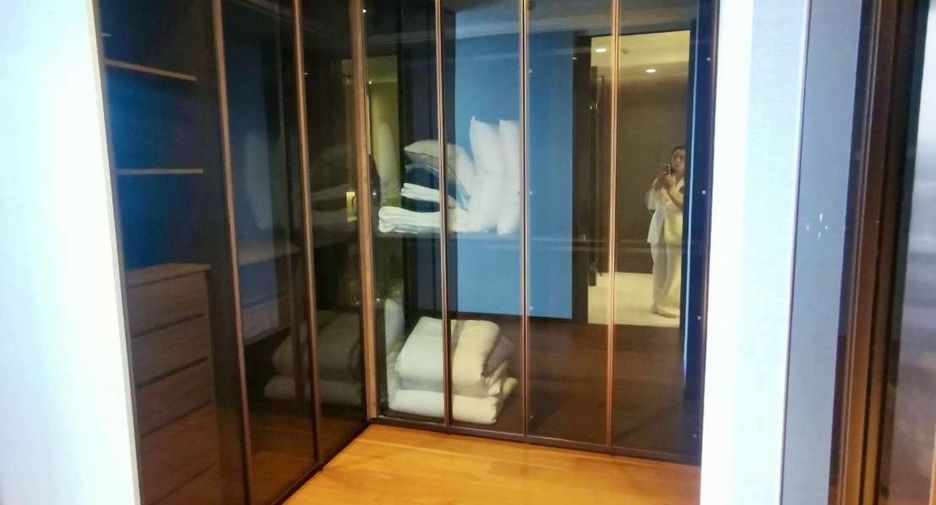 Condo en alquiler y en venta de 3 habitaciones en Khlong Toei, Bangkok