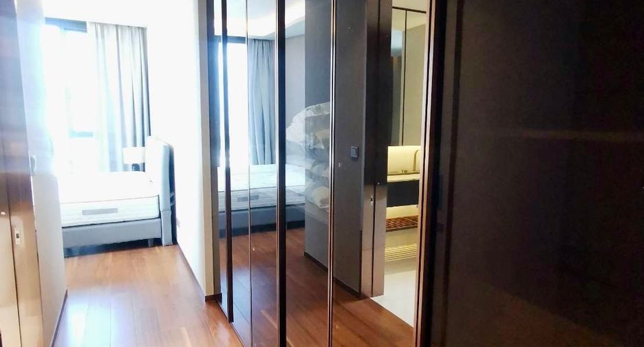 Condo en alquiler y en venta de 3 habitaciones en Khlong Toei, Bangkok