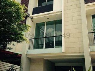 For rent 3 ベッドルーム house in Yan Nawa, Bangkok