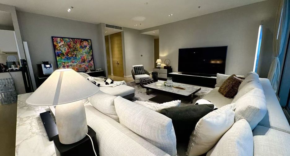 For rent and for sale 4 bedrooms condo in Pathum Wan, Bangkok