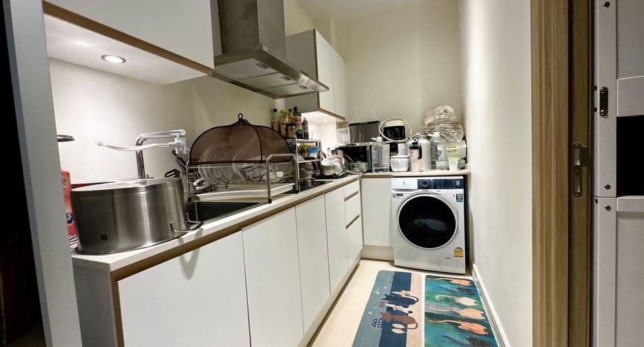 For rent and for sale 4 bedrooms condo in Pathum Wan, Bangkok