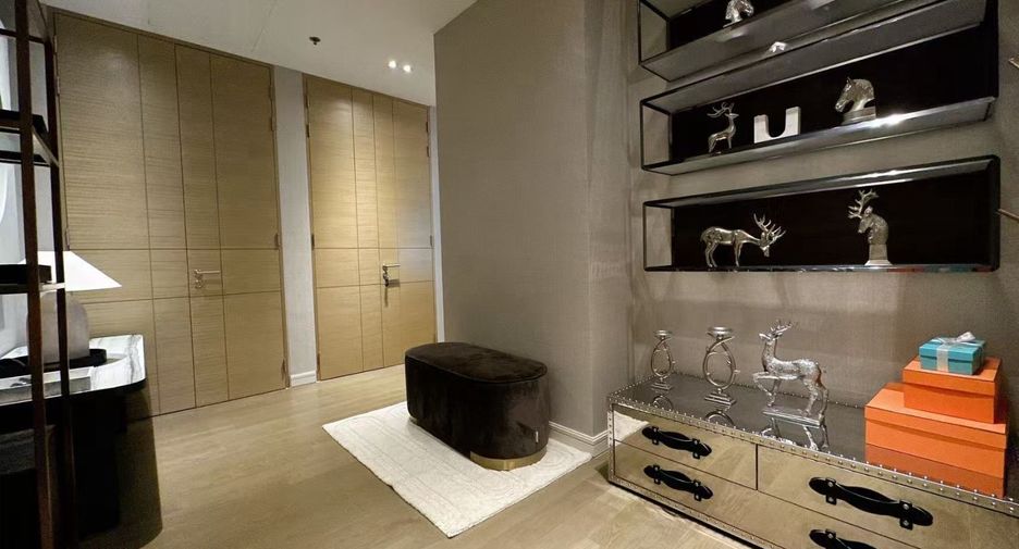 For rent and for sale 4 bedrooms condo in Pathum Wan, Bangkok