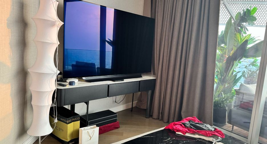 For rent and for sale 4 bedrooms condo in Pathum Wan, Bangkok