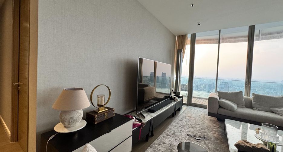 For rent and for sale 4 bedrooms condo in Pathum Wan, Bangkok