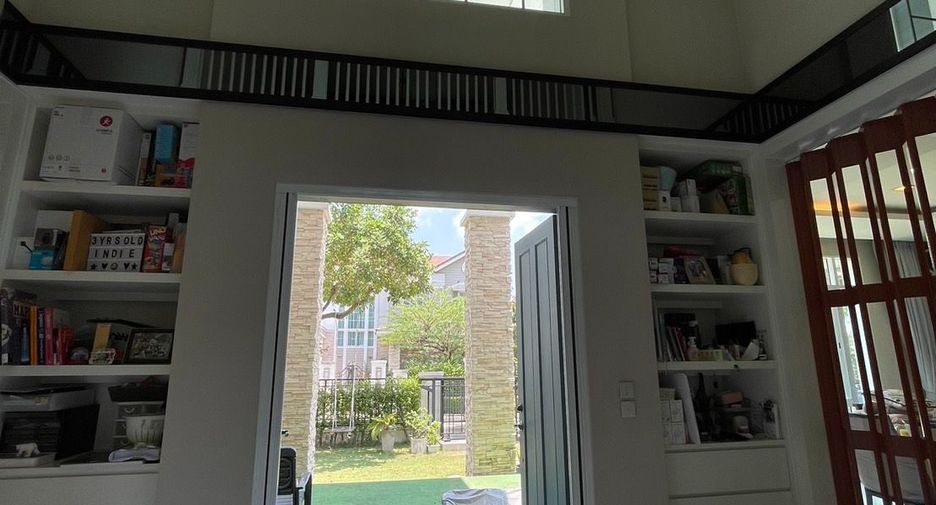 Casa en alquiler de 4 habitaciones en Bang Phli, Samut Prakan