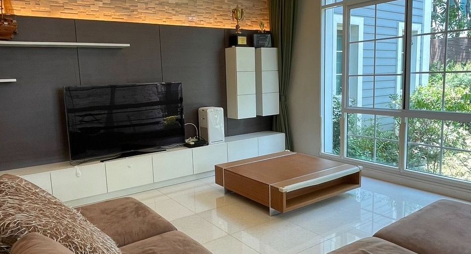 Casa en alquiler de 4 habitaciones en Bang Phli, Samut Prakan