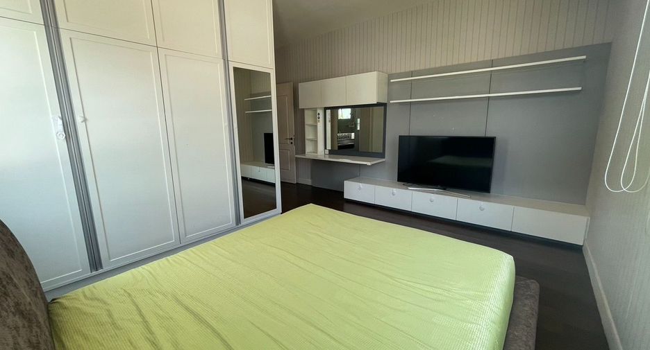Casa en alquiler de 4 habitaciones en Bang Phli, Samut Prakan