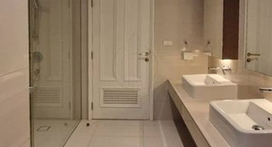 Haus zur Miete mit 3 Zimmer in Yan Nawa, Bangkok