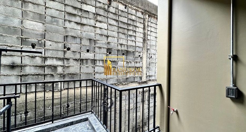 For rent 2 bedrooms apartment in Watthana, Bangkok
