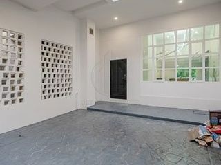 Аренда и продажа 6 спальни таунхаус в Чатучак, Бангкок