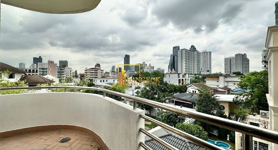 For rent 3 bedrooms apartment in Watthana, Bangkok