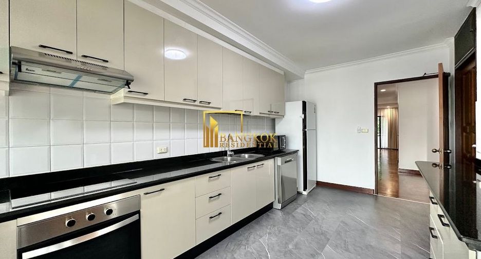 For rent 3 bedrooms apartment in Watthana, Bangkok