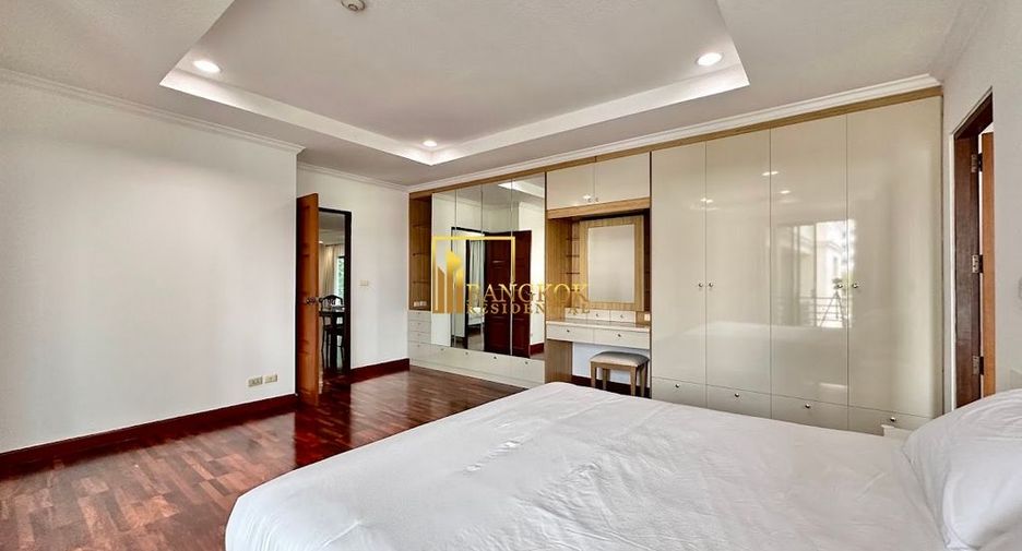 For rent 3 bedrooms apartment in Watthana, Bangkok