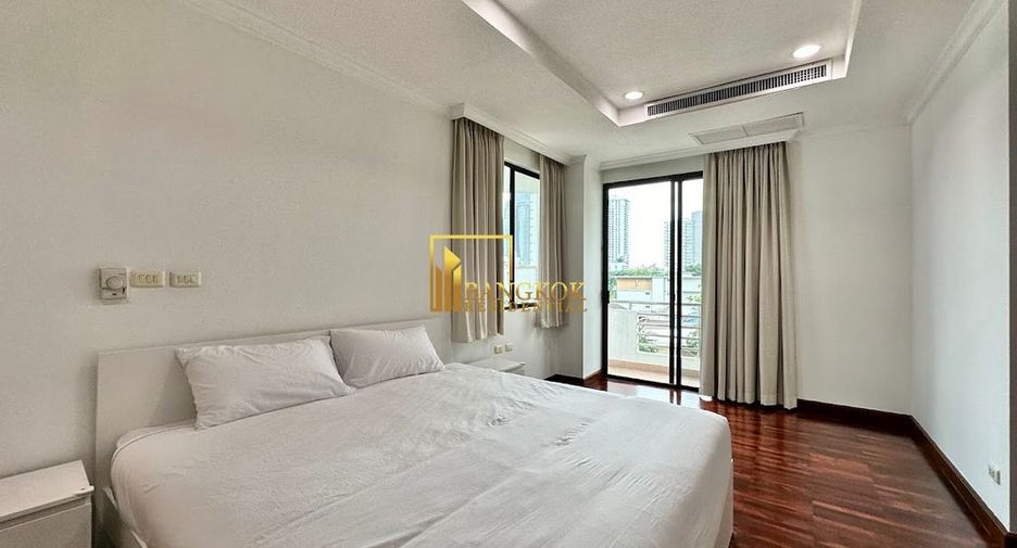 For rent 3 bedrooms apartment in Watthana, Bangkok