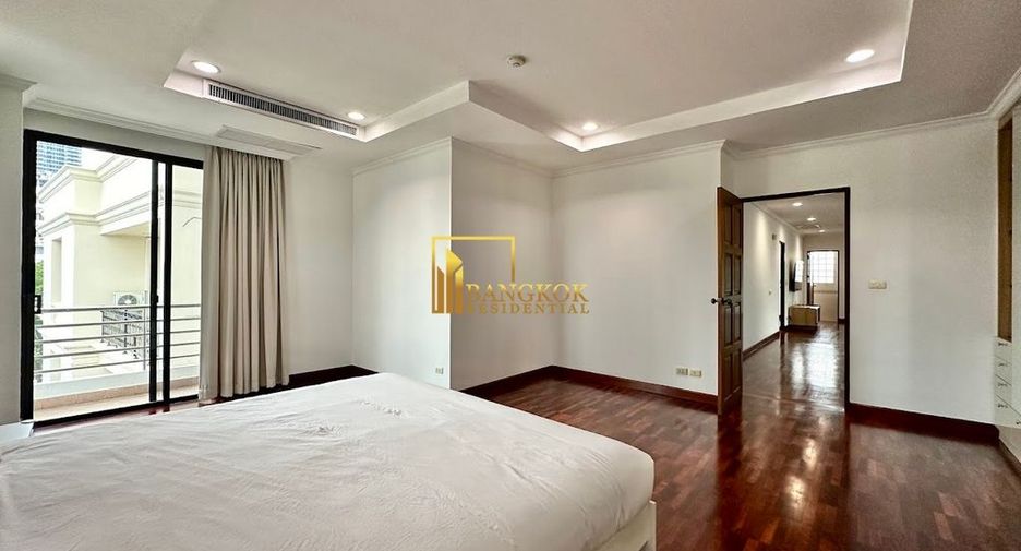 For rent 3 bedrooms apartment in Watthana, Bangkok