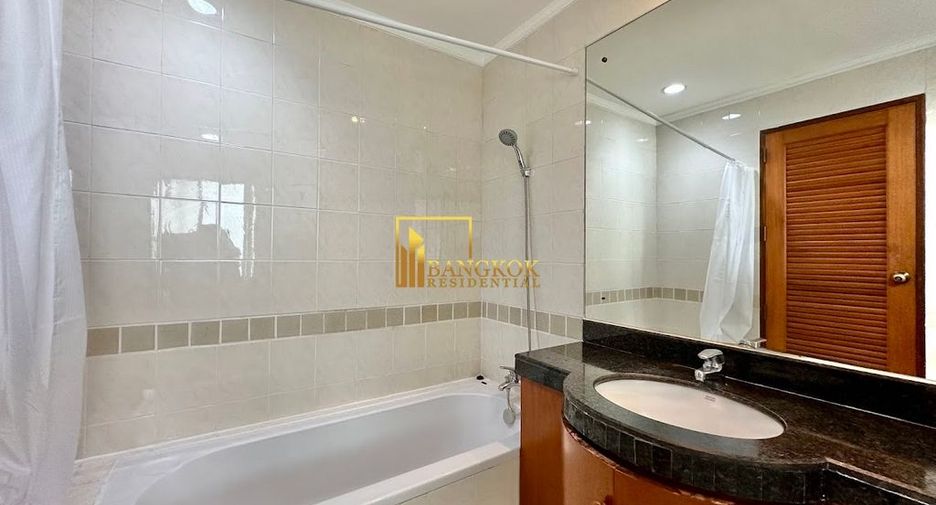 For rent 3 bedrooms apartment in Watthana, Bangkok