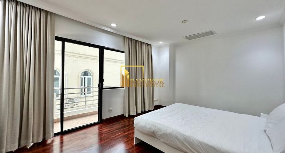 For rent 3 bedrooms apartment in Watthana, Bangkok