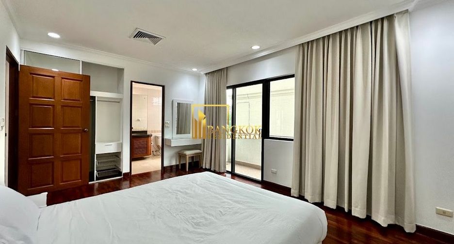 For rent 3 bedrooms apartment in Watthana, Bangkok