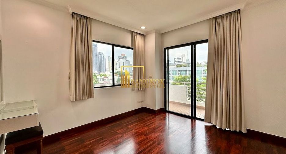 For rent 3 bedrooms apartment in Watthana, Bangkok