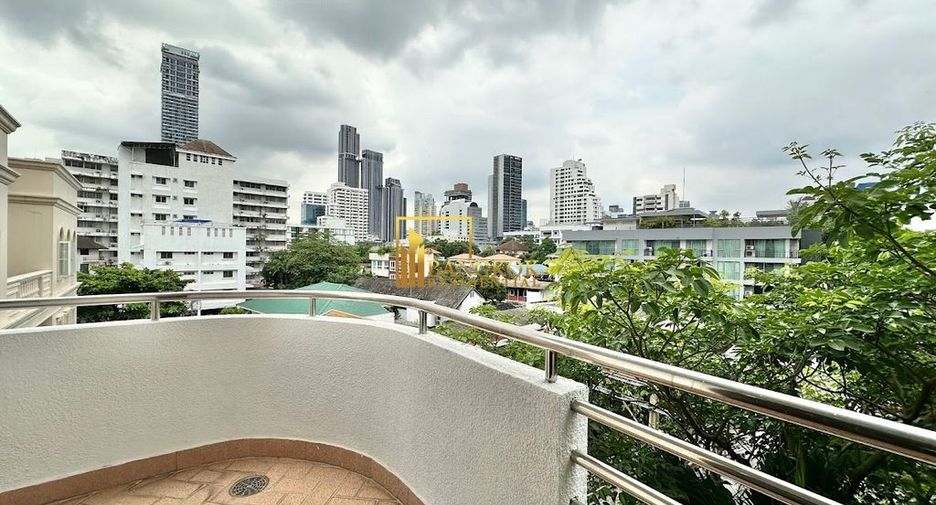 For rent 3 bedrooms apartment in Watthana, Bangkok