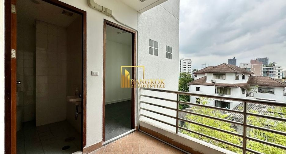 For rent 3 bedrooms apartment in Watthana, Bangkok