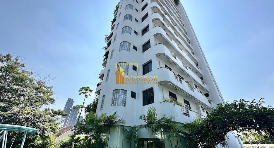 For rent 3 bedrooms apartment in Watthana, Bangkok