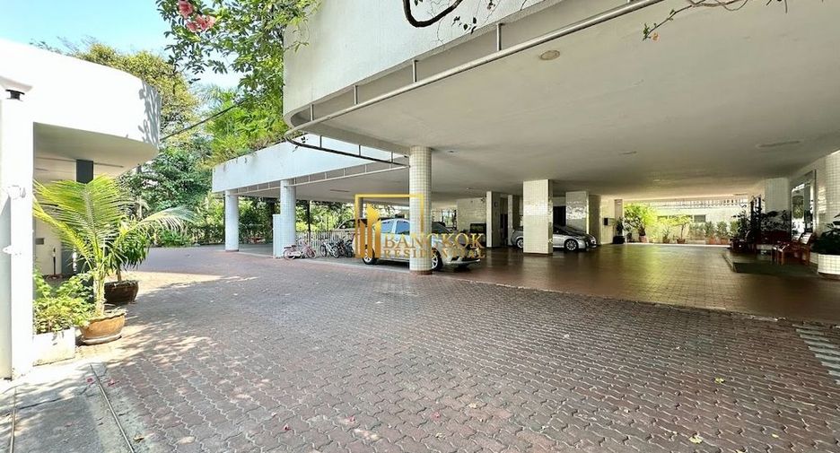 For rent 3 bedrooms apartment in Watthana, Bangkok