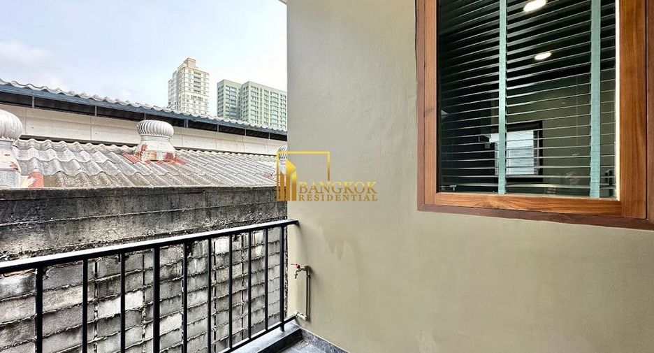 For rent 2 bedrooms apartment in Watthana, Bangkok