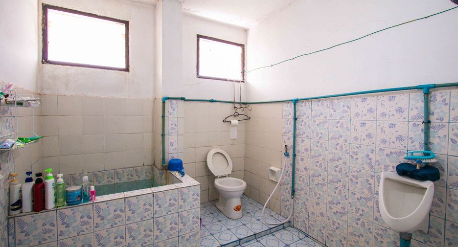 For sale 4 bedrooms retail Space in Sikhio, Nakhon Ratchasima