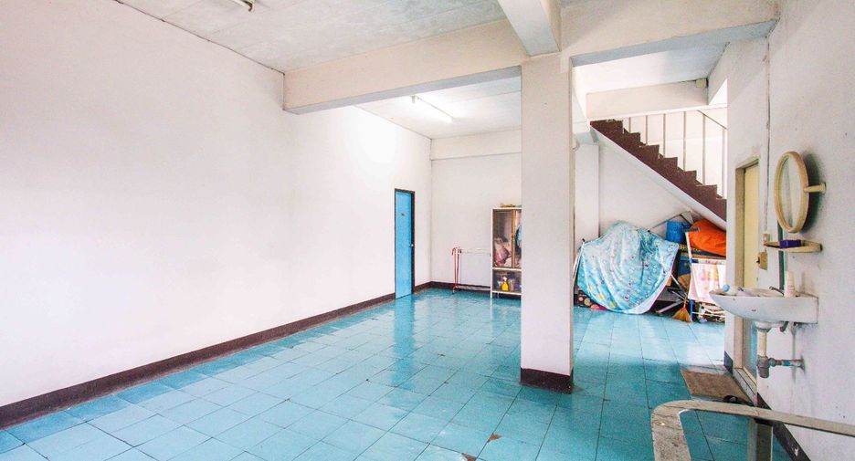 For sale 4 bedrooms retail Space in Sikhio, Nakhon Ratchasima