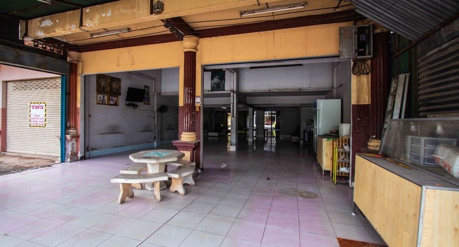 For sale 4 bedrooms retail Space in Sikhio, Nakhon Ratchasima
