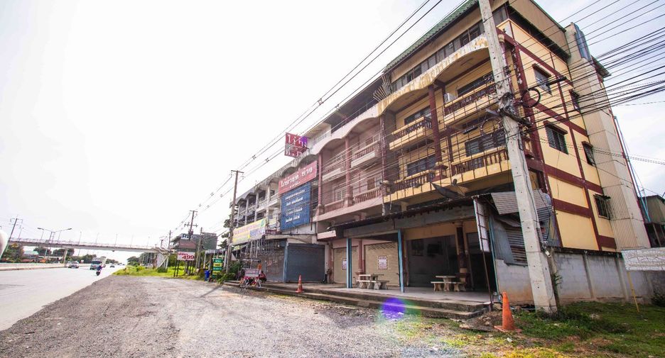 For sale 4 bedrooms retail Space in Sikhio, Nakhon Ratchasima