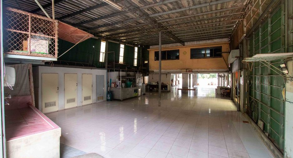 For sale 4 bedrooms retail Space in Sikhio, Nakhon Ratchasima
