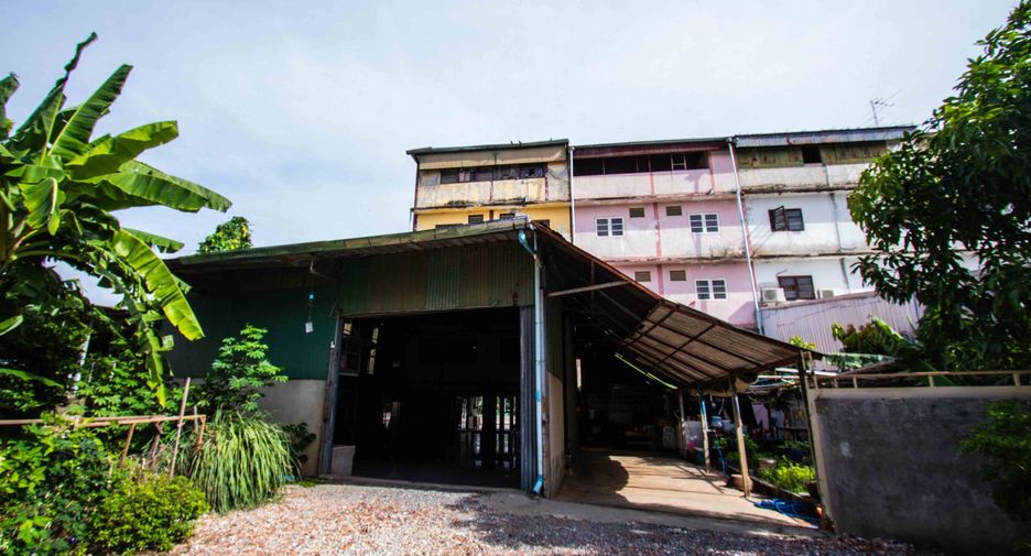 For sale 4 bedrooms retail Space in Sikhio, Nakhon Ratchasima