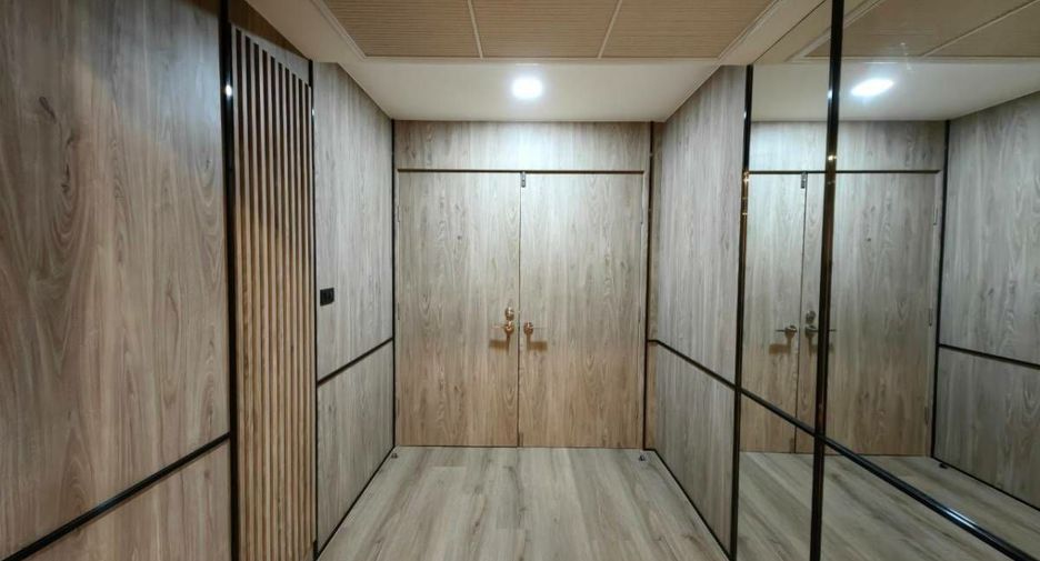 出租 和 出售 3 卧室 公寓 在 Pathum Wan, 曼谷