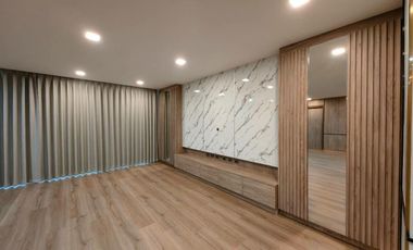 For rent and for sale 3 bedrooms condo in Pathum Wan, Bangkok