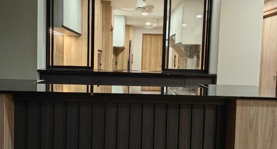 出租 和 出售 3 卧室 公寓 在 Pathum Wan, 曼谷