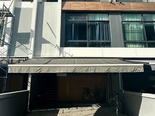 Аренда 3 спальни таунхаус в Ян Наща, Бангкок