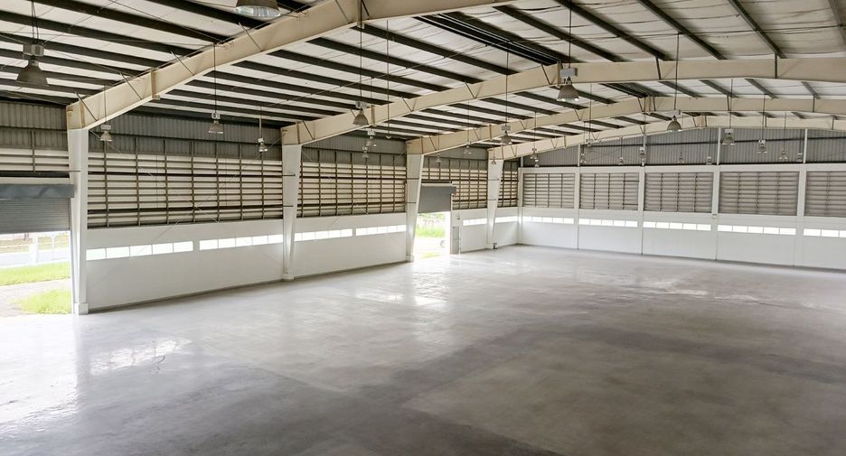 For rent warehouse in Mueang Samut Prakan, Samut Prakan