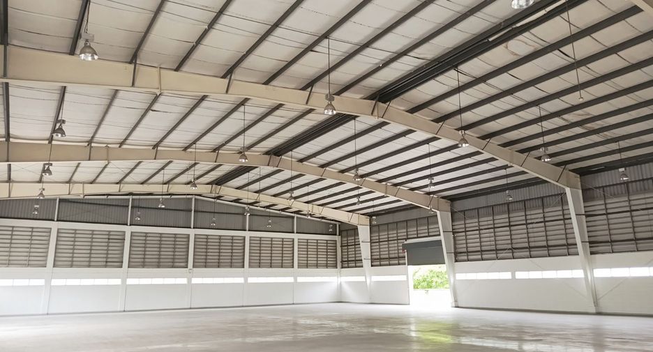 For rent warehouse in Mueang Samut Prakan, Samut Prakan