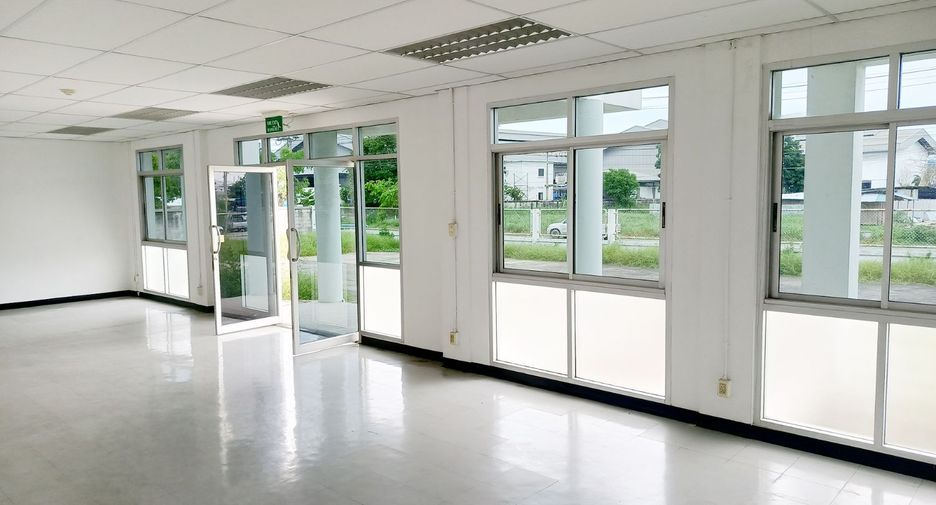For rent warehouse in Mueang Samut Prakan, Samut Prakan