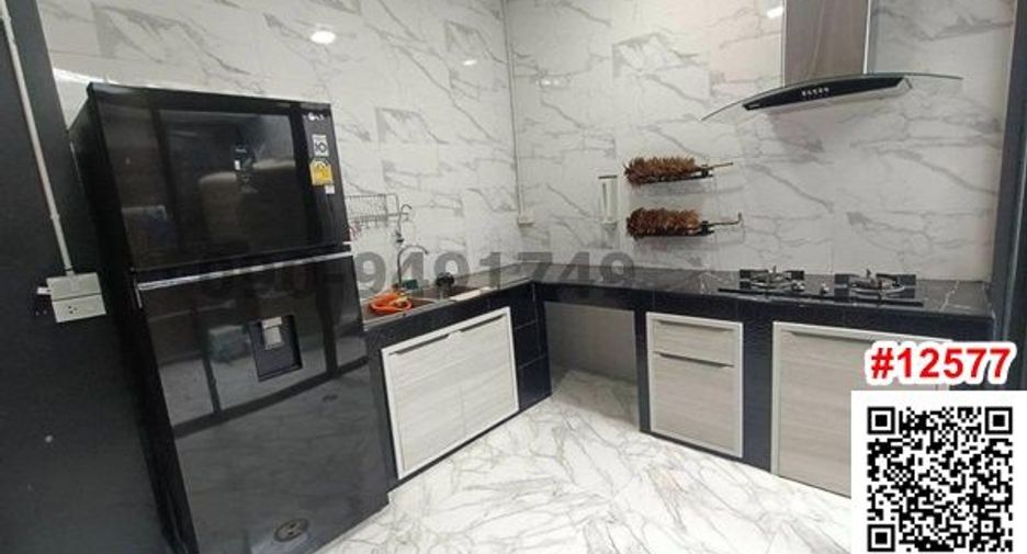 For rent 4 bedrooms townhouse in Prawet, Bangkok