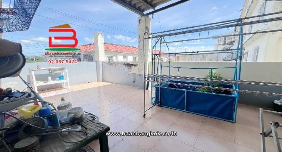 For sale 4 bedrooms retail Space in Nong Chok, Bangkok