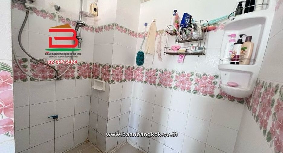 For sale 4 bedrooms retail Space in Nong Chok, Bangkok